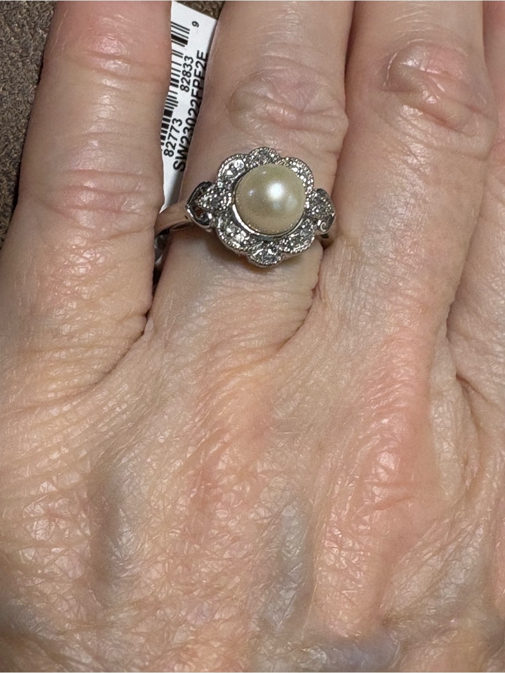 NWT Stunning Cultured 7MM Pearl & Diamond Flower Ring White Pearl Retired Design